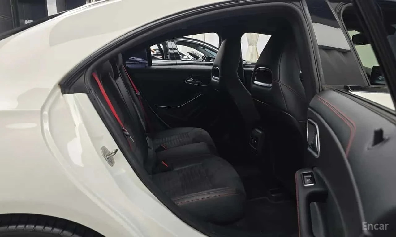 Mercedes-Benz CLA * CLA45 AMG 4MATIC * , снимка 11 - Автомобили и джипове - 56735553