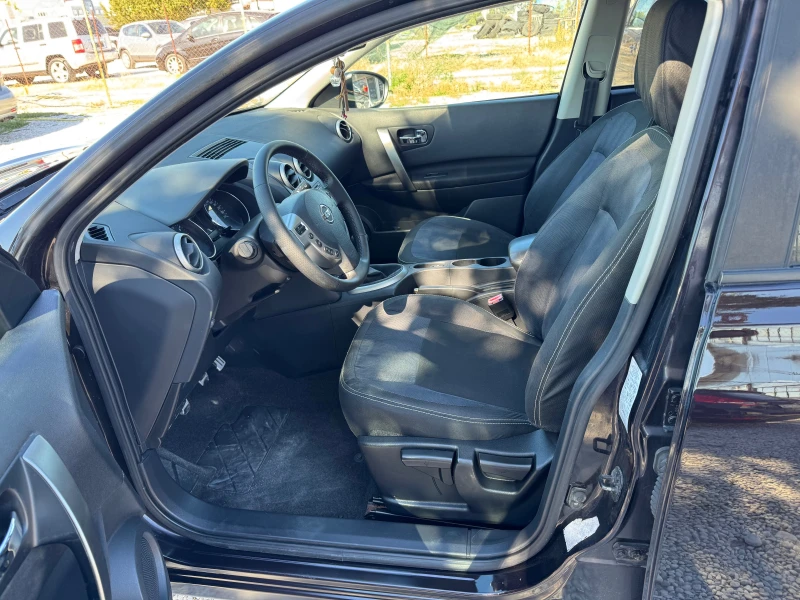 Nissan Qashqai 1.6i-NAVI-KAMERA-PANORAMA, снимка 11 - Автомобили и джипове - 47631393