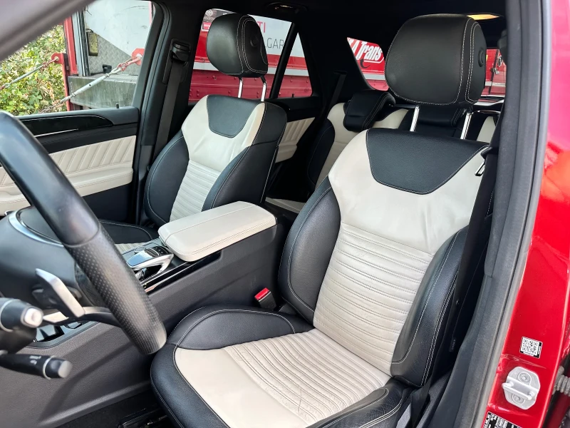 Mercedes-Benz GLE 400 * AMG LINE* 4MATIC* LED* PANORAMA* , снимка 9 - Автомобили и джипове - 51953856