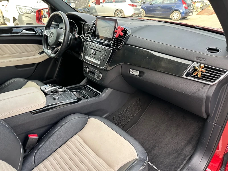 Mercedes-Benz GLE 400 * AMG LINE* 4MATIC* LED* PANORAMA* , снимка 8 - Автомобили и джипове - 51953856