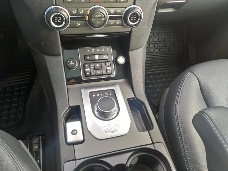Land Rover Discovery Discovery 4 HSE, снимка 11 - Автомобили и джипове - 52157573