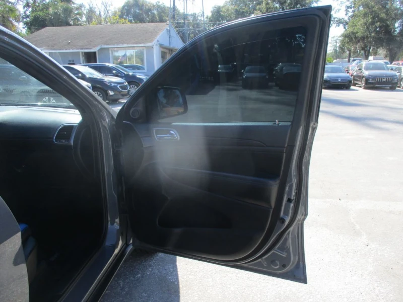 Jeep Grand cherokee, снимка 12 - Автомобили и джипове - 53009995