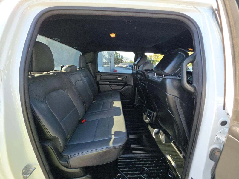 Dodge RAM 1500 Tradesman 5.7 HEMI, снимка 12 - Автомобили и джипове - 53246134