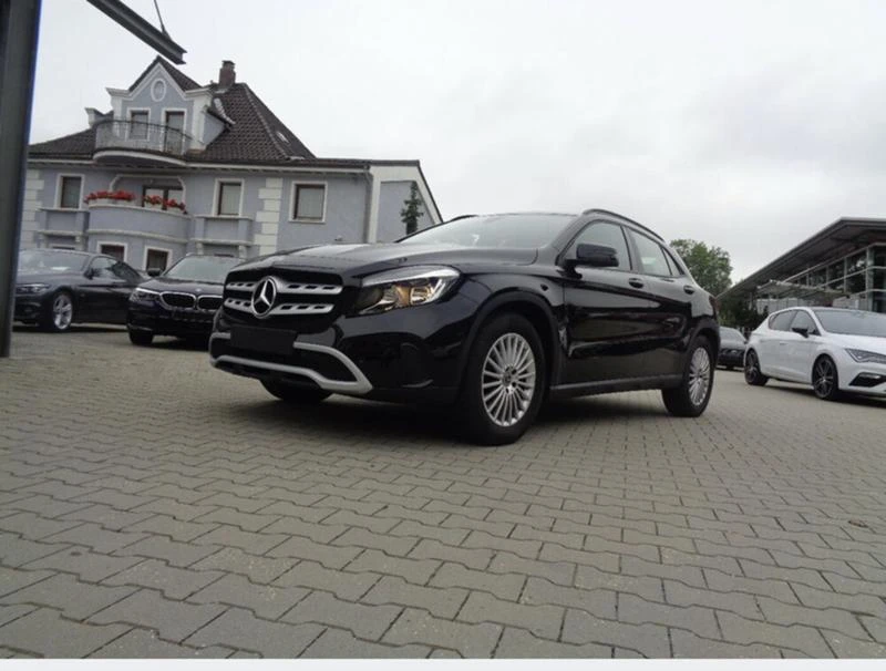 Mercedes-Benz GLA 220, снимка 3 - Автомобили и джипове - 48582356