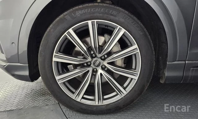 Audi Q8 55tfsi, снимка 5 - Автомобили и джипове - 54834289