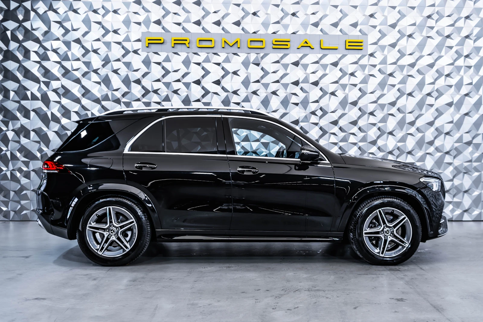 Mercedes-Benz GLE 350 d 4M AMG* Night* Pano* Burm - изображение 6