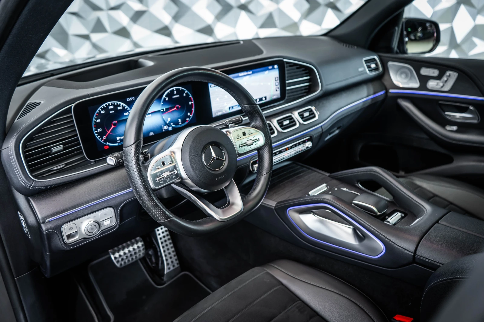 Mercedes-Benz GLE 350 d 4M AMG* Night* Pano* Burm - изображение 8