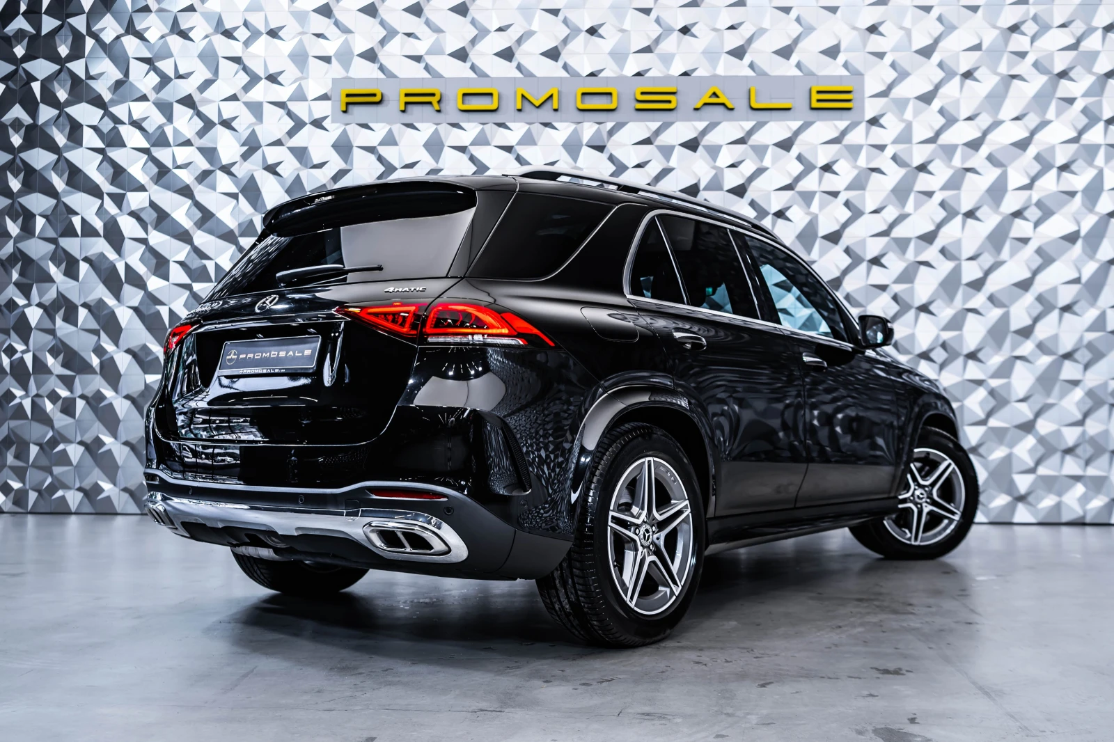 Mercedes-Benz GLE 350 d 4M AMG* Night* Pano* Burm - изображение 4