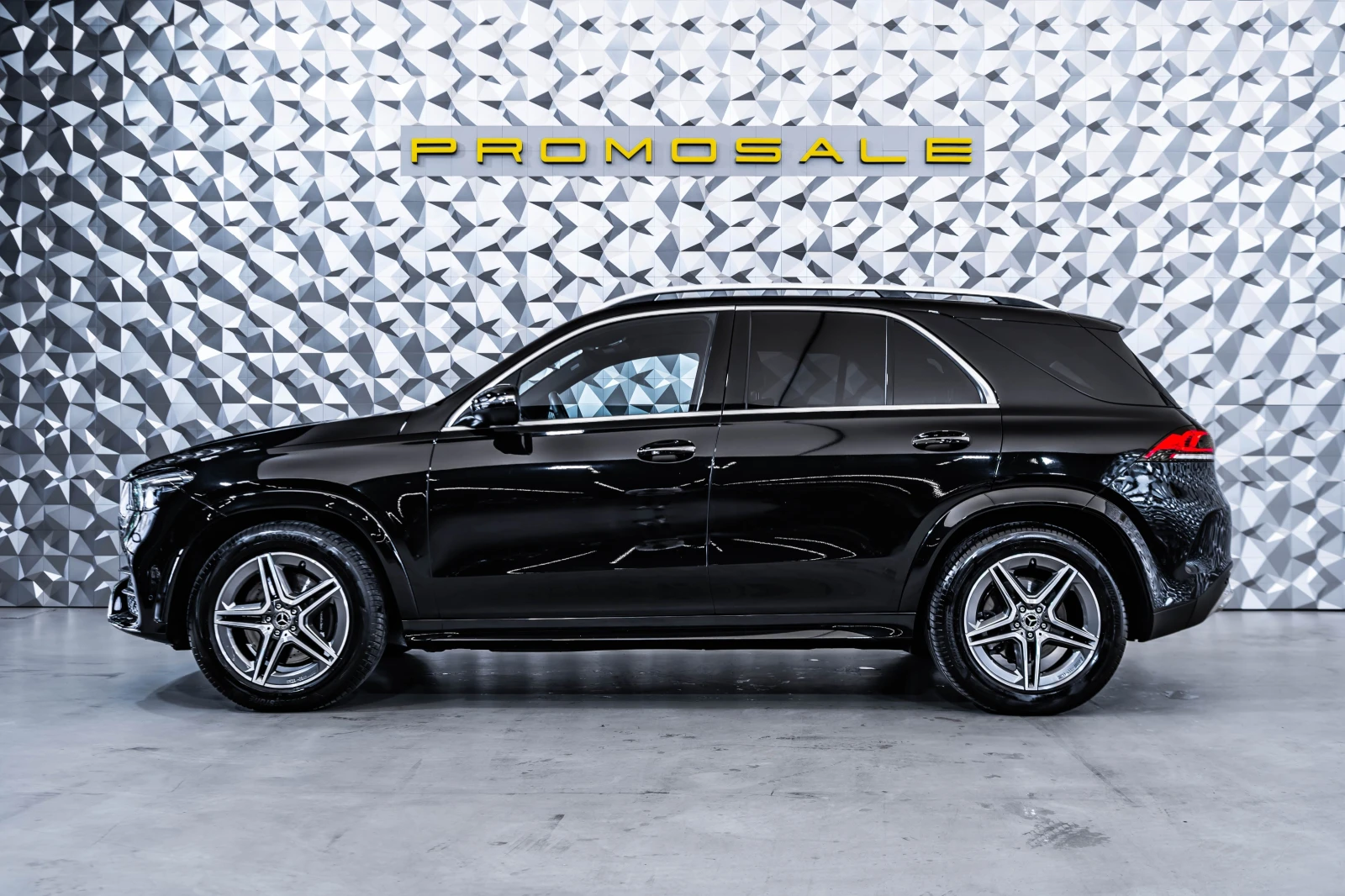 Mercedes-Benz GLE 350 d 4M AMG* Night* Pano* Burm - изображение 3