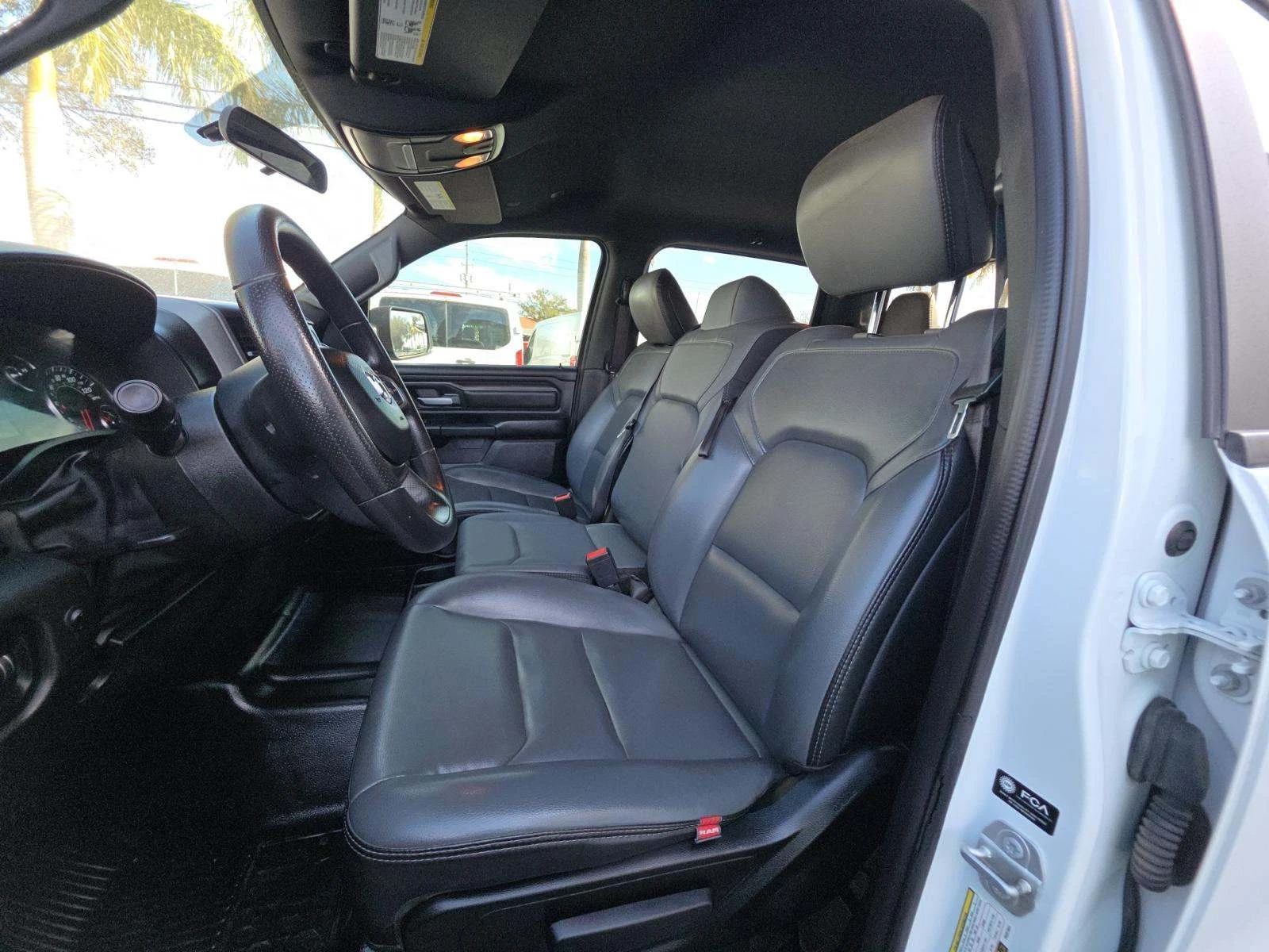 Dodge RAM 1500 Tradesman 5.7 HEMI - изображение 5