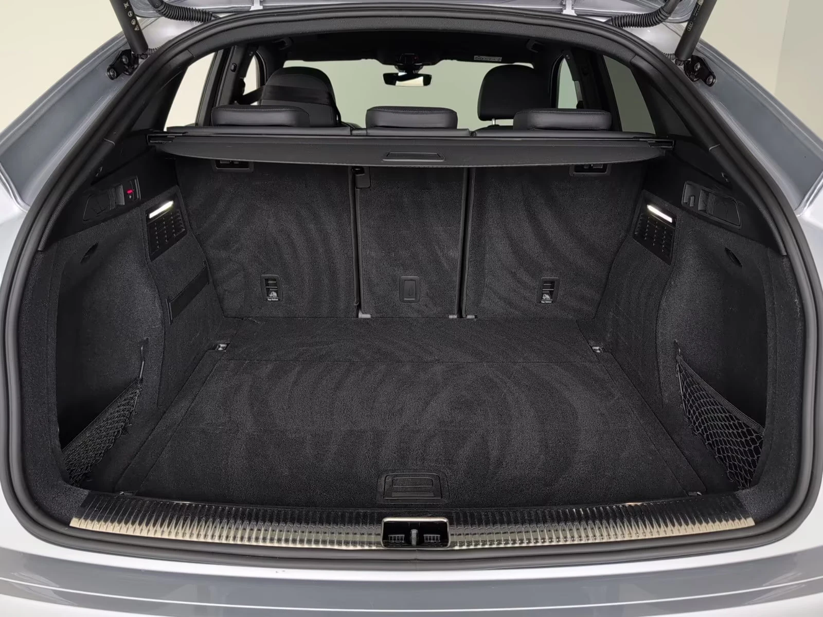 Audi Q5 QUATTRO/265HP/STRONIC/BLACK/PANO/360/MEMO/AHK/279q, снимка 16 - Автомобили и джипове - 54477258