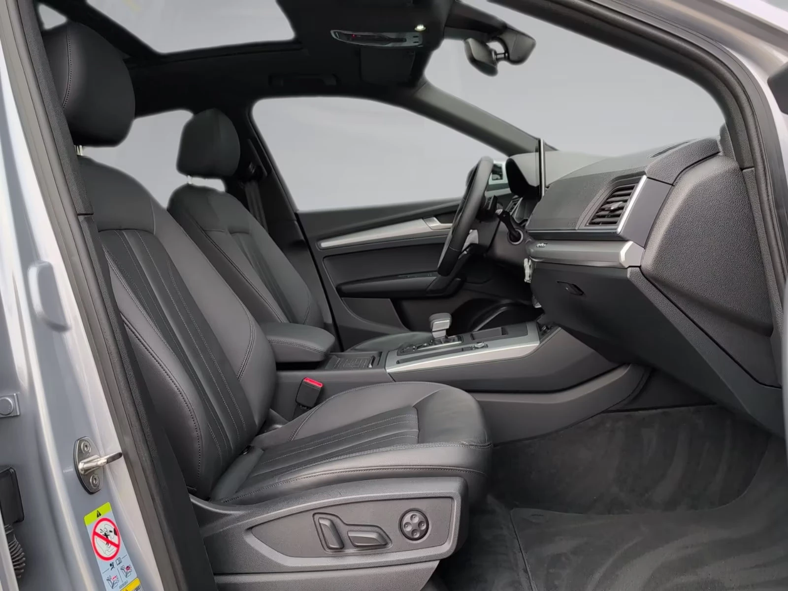 Audi Q5 QUATTRO/265HP/STRONIC/BLACK/PANO/360/MEMO/AHK/279q, снимка 13 - Автомобили и джипове - 54477258