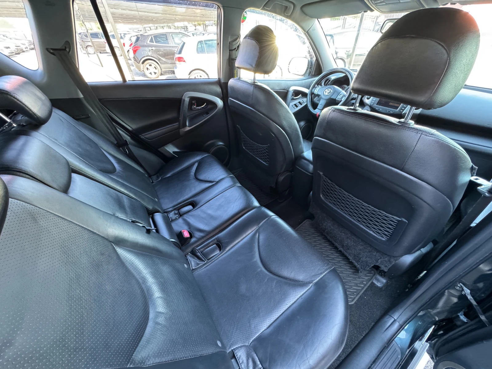 Toyota Rav4 2.2D-CAT 4X4, снимка 11 - Автомобили и джипове - 54665584