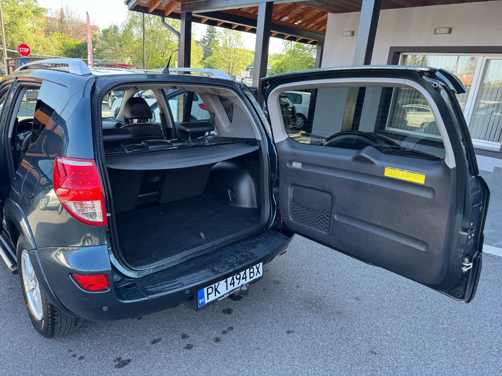 Toyota Rav4 2.2D-CAT 4X4, снимка 14 - Автомобили и джипове - 54665584