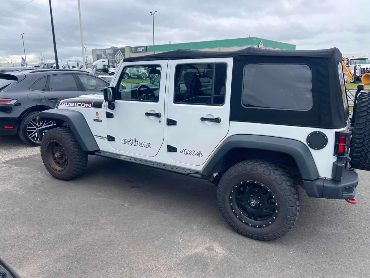 Jeep Wrangler Rubicon Recon/CARFAX/ФИНАНСИРАНЕ, снимка 2 - Автомобили и джипове - 54719839