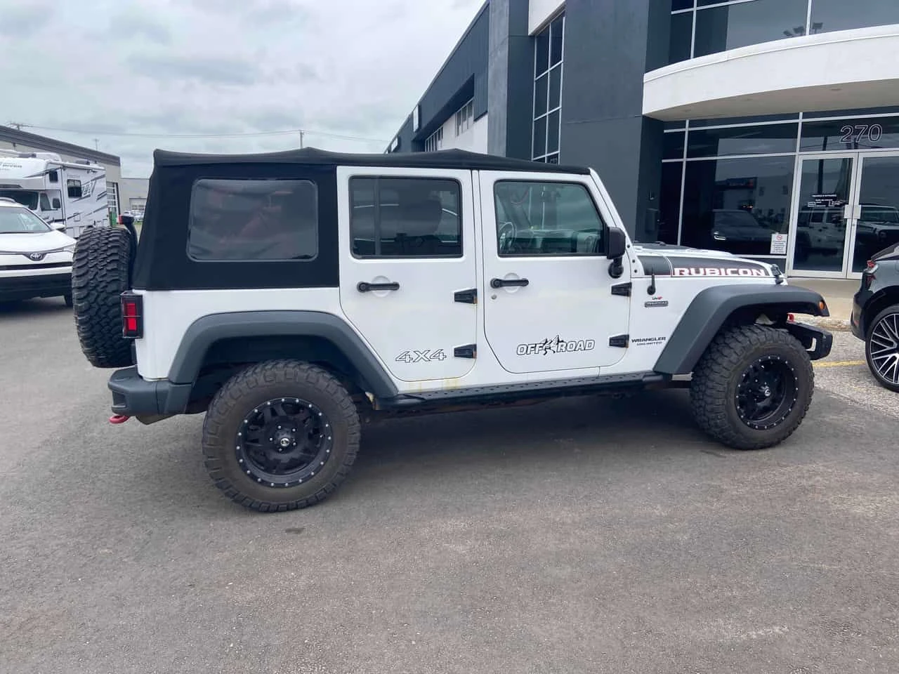 Jeep Wrangler Rubicon Recon/CARFAX/ФИНАНСИРАНЕ, снимка 3 - Автомобили и джипове - 54719839