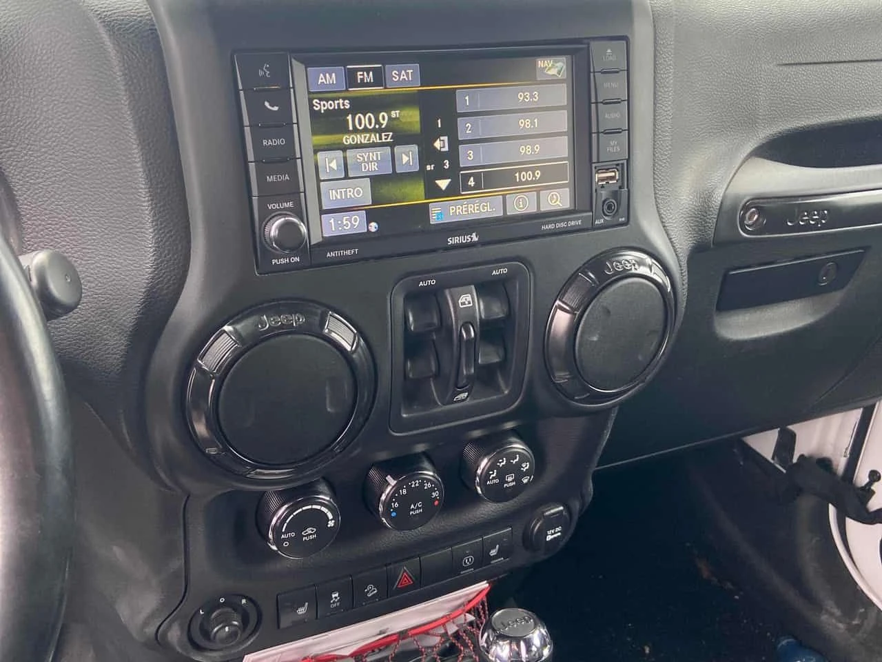 Jeep Wrangler Rubicon Recon/CARFAX/ФИНАНСИРАНЕ, снимка 17 - Автомобили и джипове - 54719839