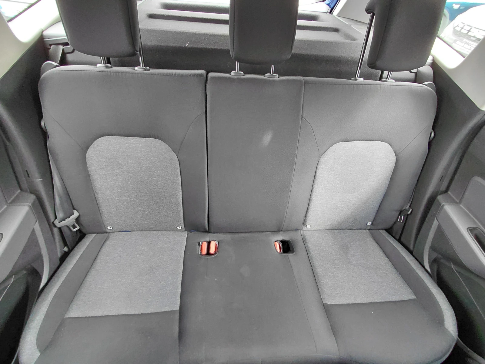 Dacia Duster 1.5 dCi/115к.с/Essential/4x4, снимка 13 - Автомобили и джипове - 56165431