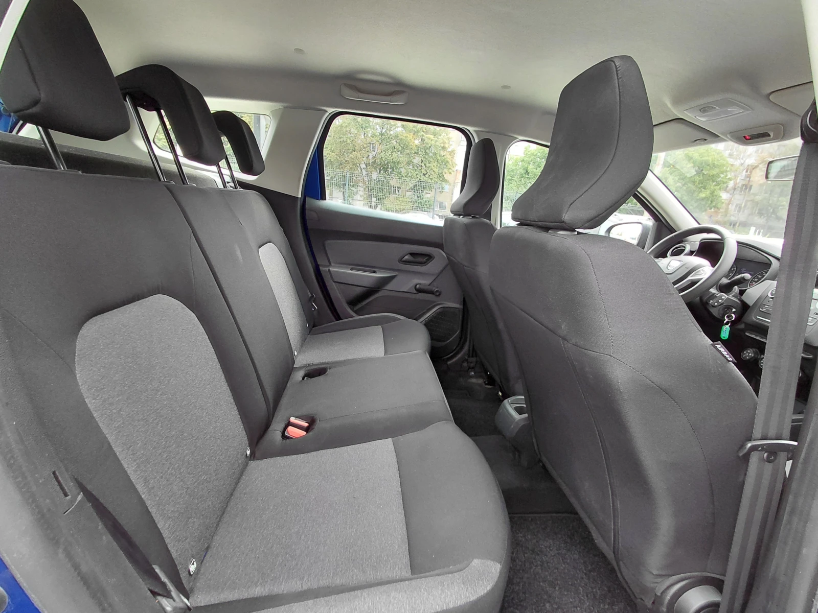 Dacia Duster 1.5 dCi/115к.с/Essential/4x4, снимка 14 - Автомобили и джипове - 56165431