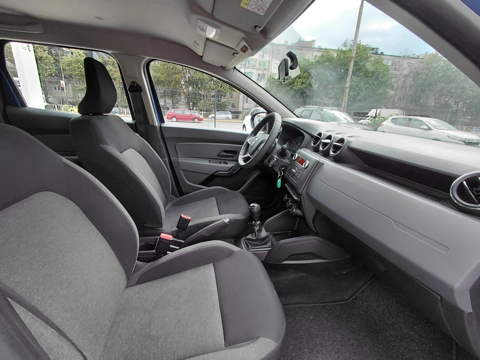 Dacia Duster 1.5 dCi/115к.с/Essential/4x4, снимка 12 - Автомобили и джипове - 56165431