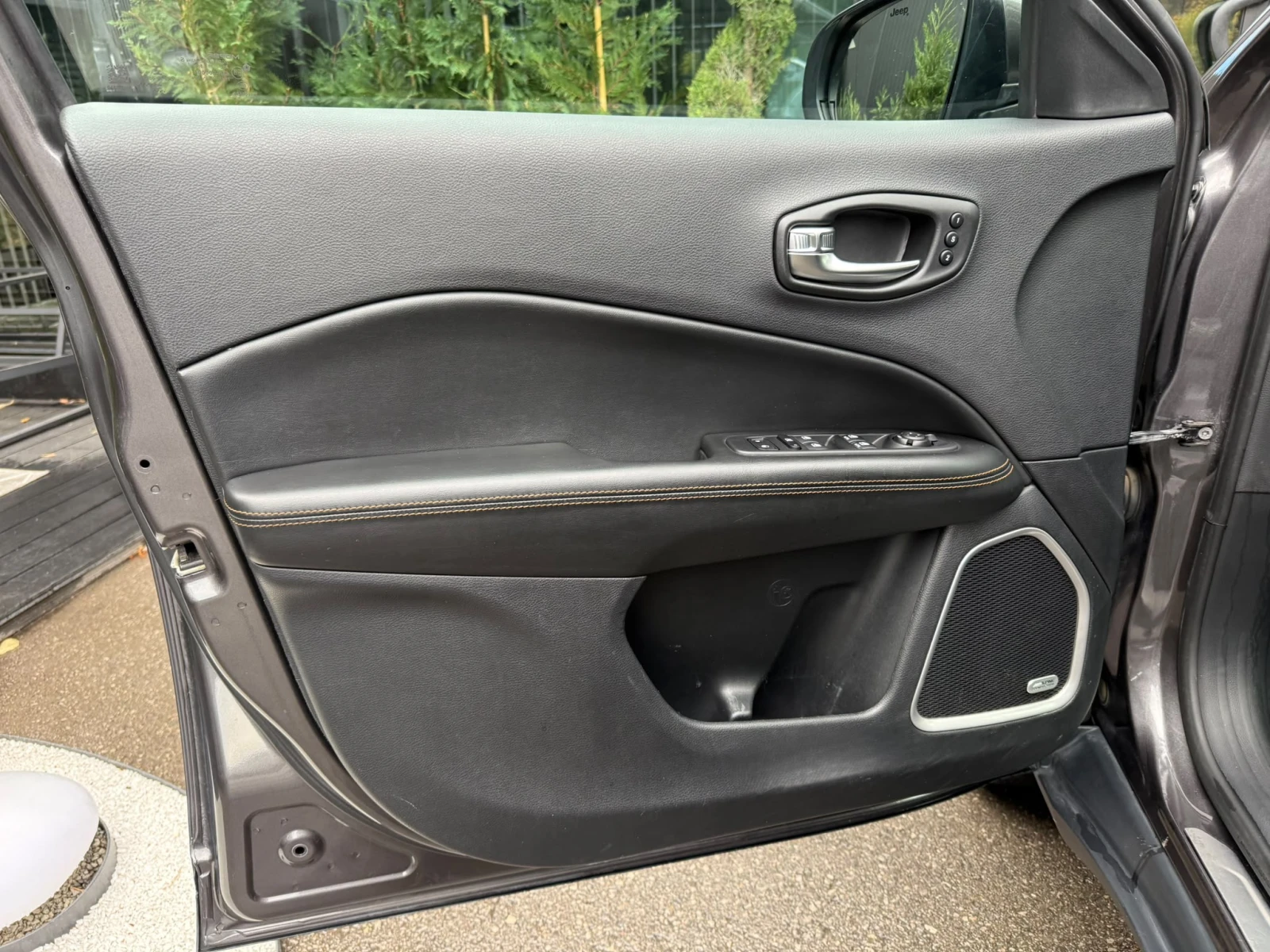 Jeep Compass LIMITED/CAMERA/ALPIN, снимка 11 - Автомобили и джипове - 56611911