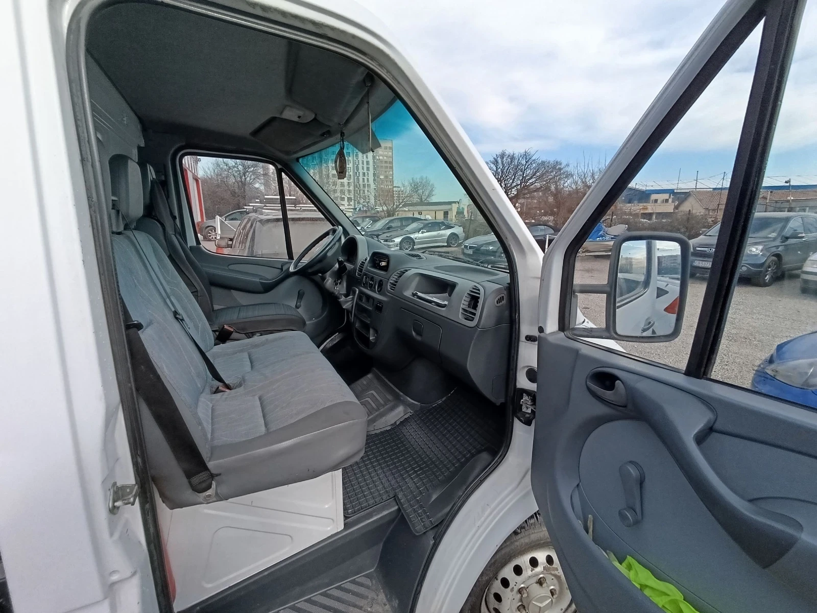 Mercedes-Benz Sprinter 313 2.2 130кс. - изображение 4