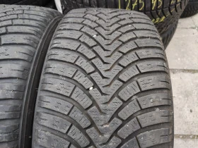 Гуми Зимни 215/55R16, снимка 1 - Гуми и джанти - 43886570