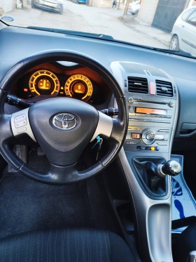 Toyota Auris Топ състояние 106456км, снимка 7