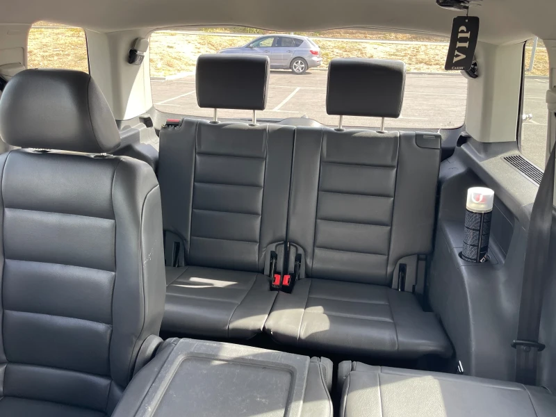 VW Touran VW Touran 1.4 TSI   2010 г., снимка 13 - Автомобили и джипове - 52450169