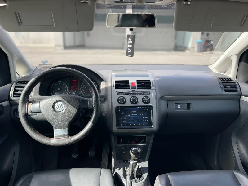 VW Touran VW Touran 1.4 TSI   2010 г., снимка 12 - Автомобили и джипове - 52450169