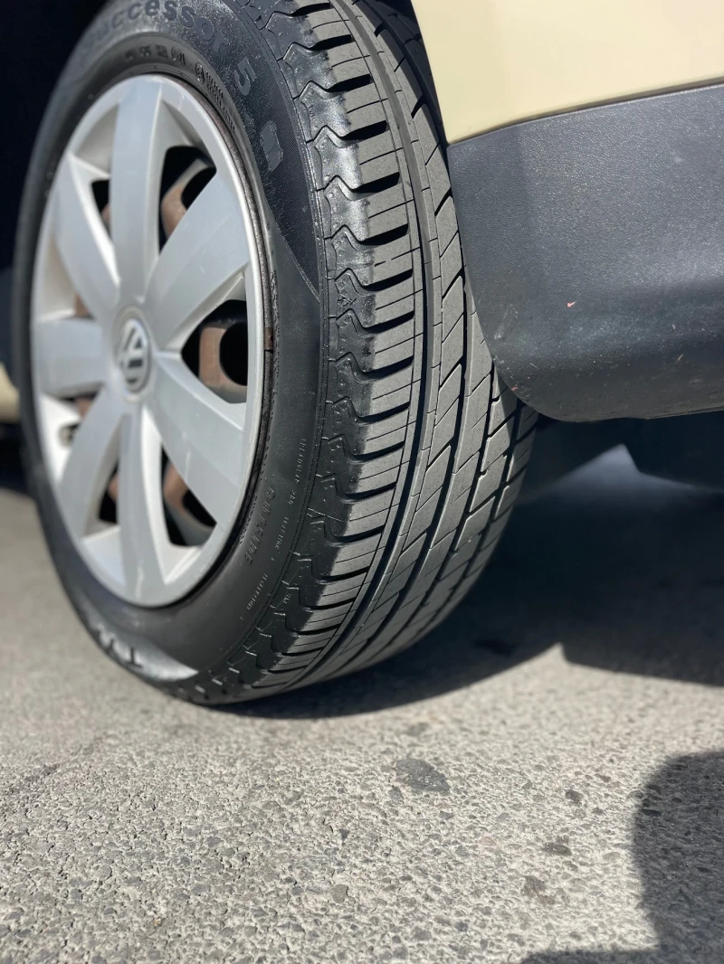 VW Touran VW Touran 1.4 TSI   2010 г., снимка 16 - Автомобили и джипове - 52450169