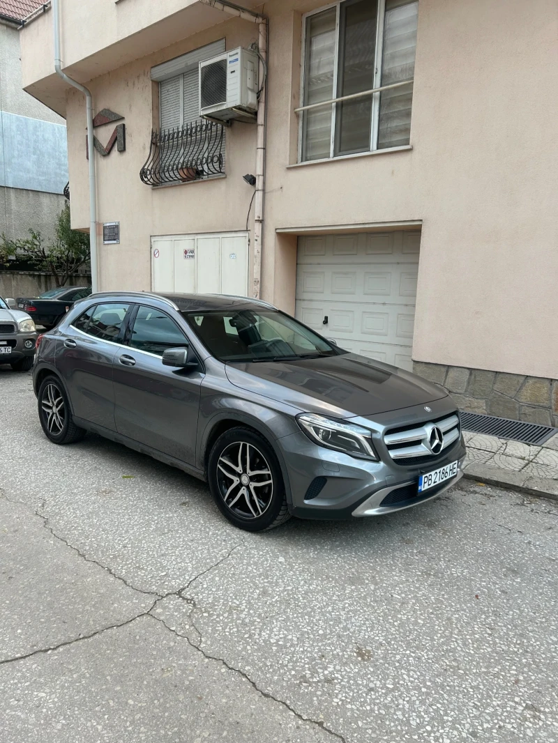 Mercedes-Benz GLA 180, снимка 9 - Автомобили и джипове - 52380747