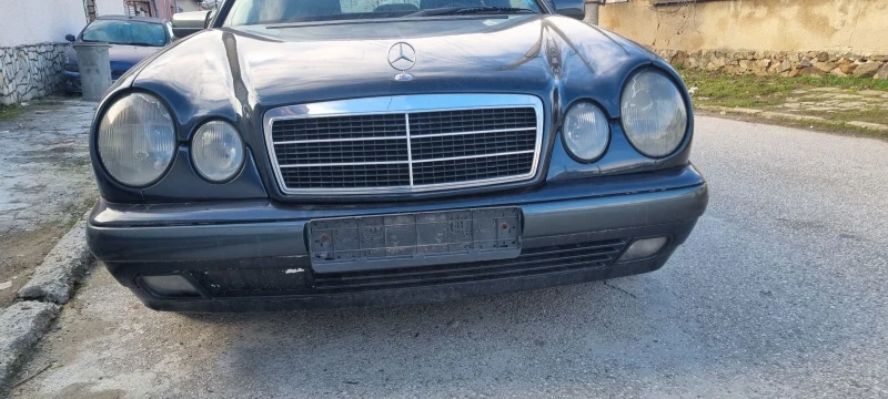 Mercedes-Benz E 230 2.3 ГАЗ, снимка 2 - Автомобили и джипове - 52751517