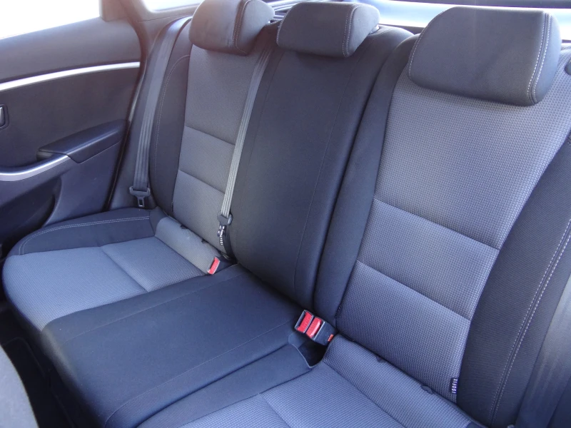 Hyundai I30 1.4i - 100k.c. /Климатроник/6-скорости/Euro - 5B/, снимка 13 - Автомобили и джипове - 52943482