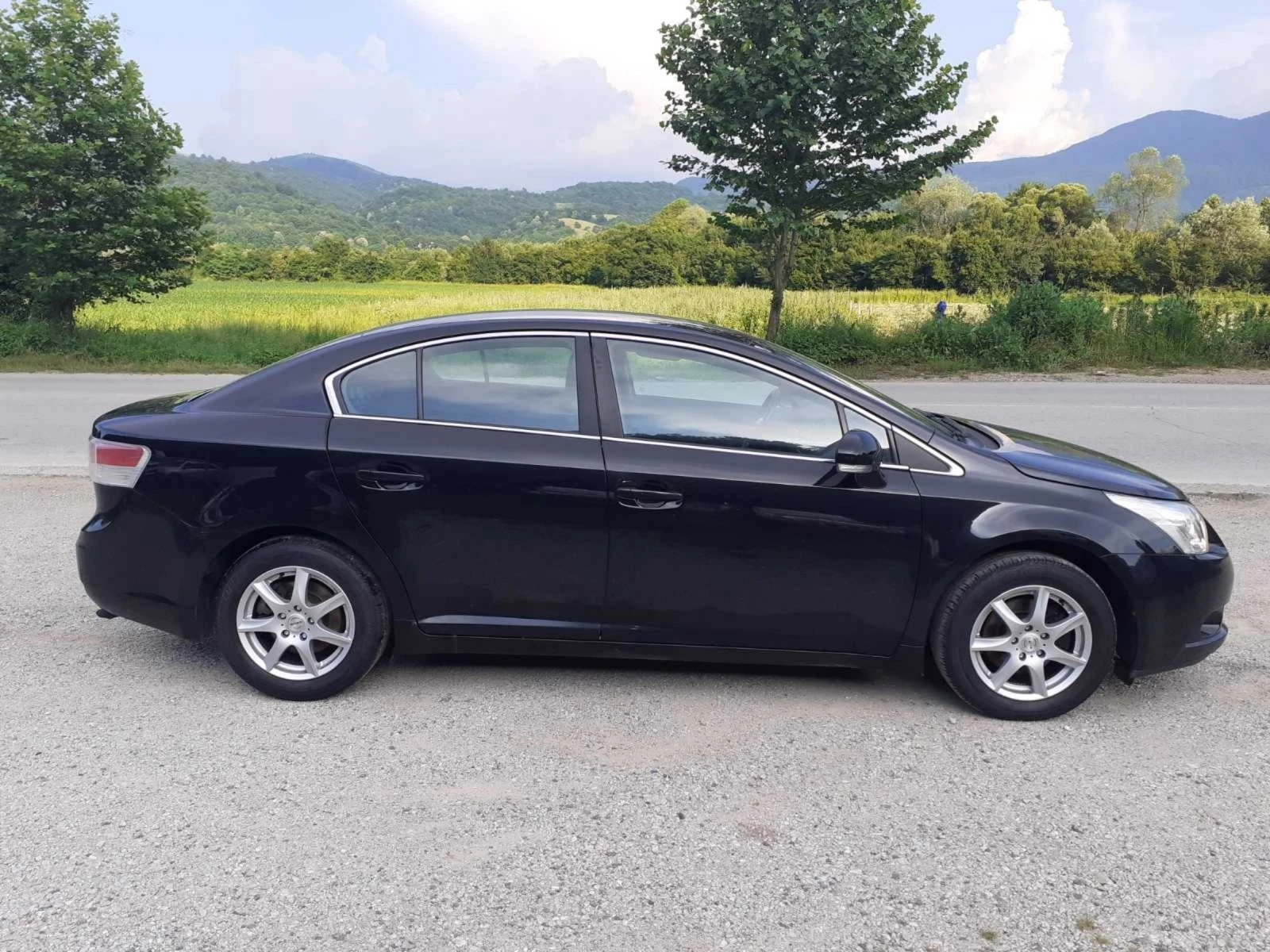 Toyota Avensis 2.0 D4D 126k.c. мотор с верига, климатроник  - изображение 3