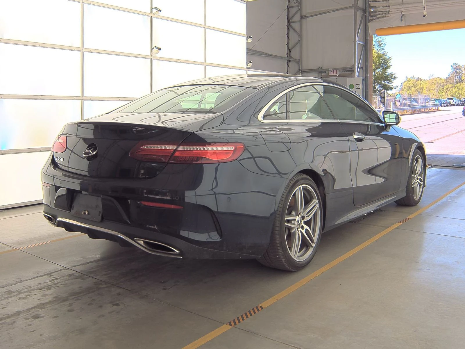 Mercedes-Benz E 450 AMG/DISTRONIC/BURMESTER/ОБДУХВАНЕ/ПАНО - изображение 6