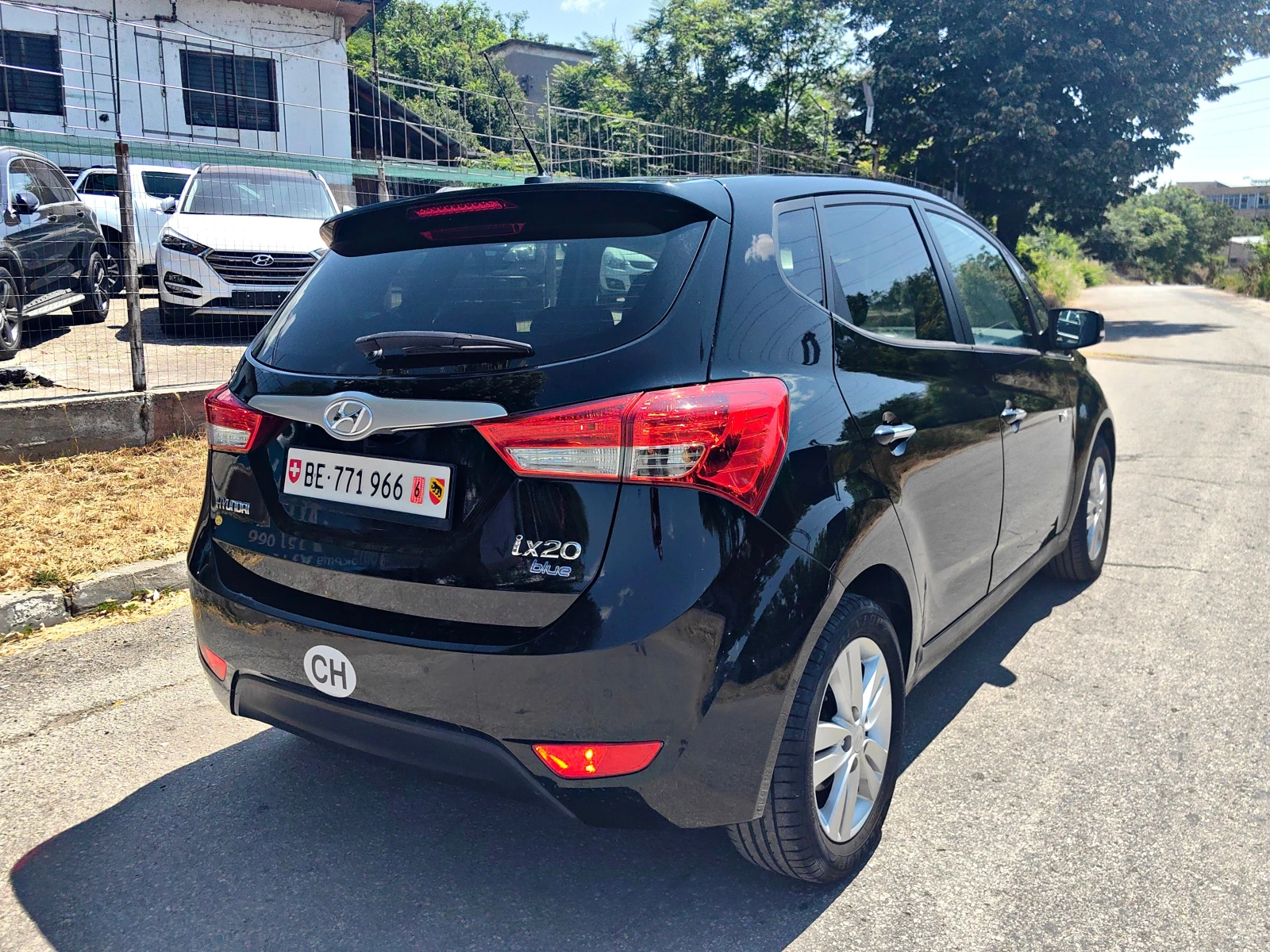 Hyundai Ix20 1.6!ШВЕЙЦАРИЯ!ТОП СЪСТОЯНИЕ!82000км!СТЪКЛЕН ТАВАН! - изображение 3