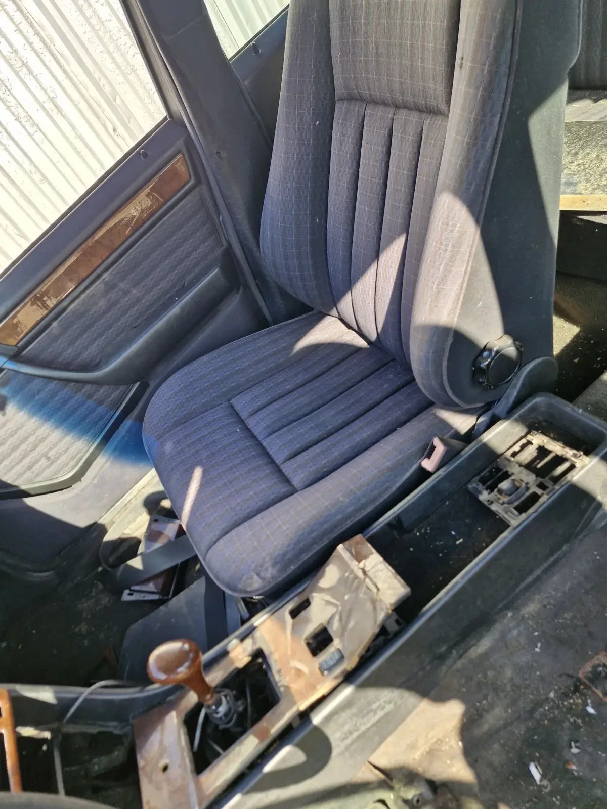 Mercedes-Benz 124 2.0  - изображение 5