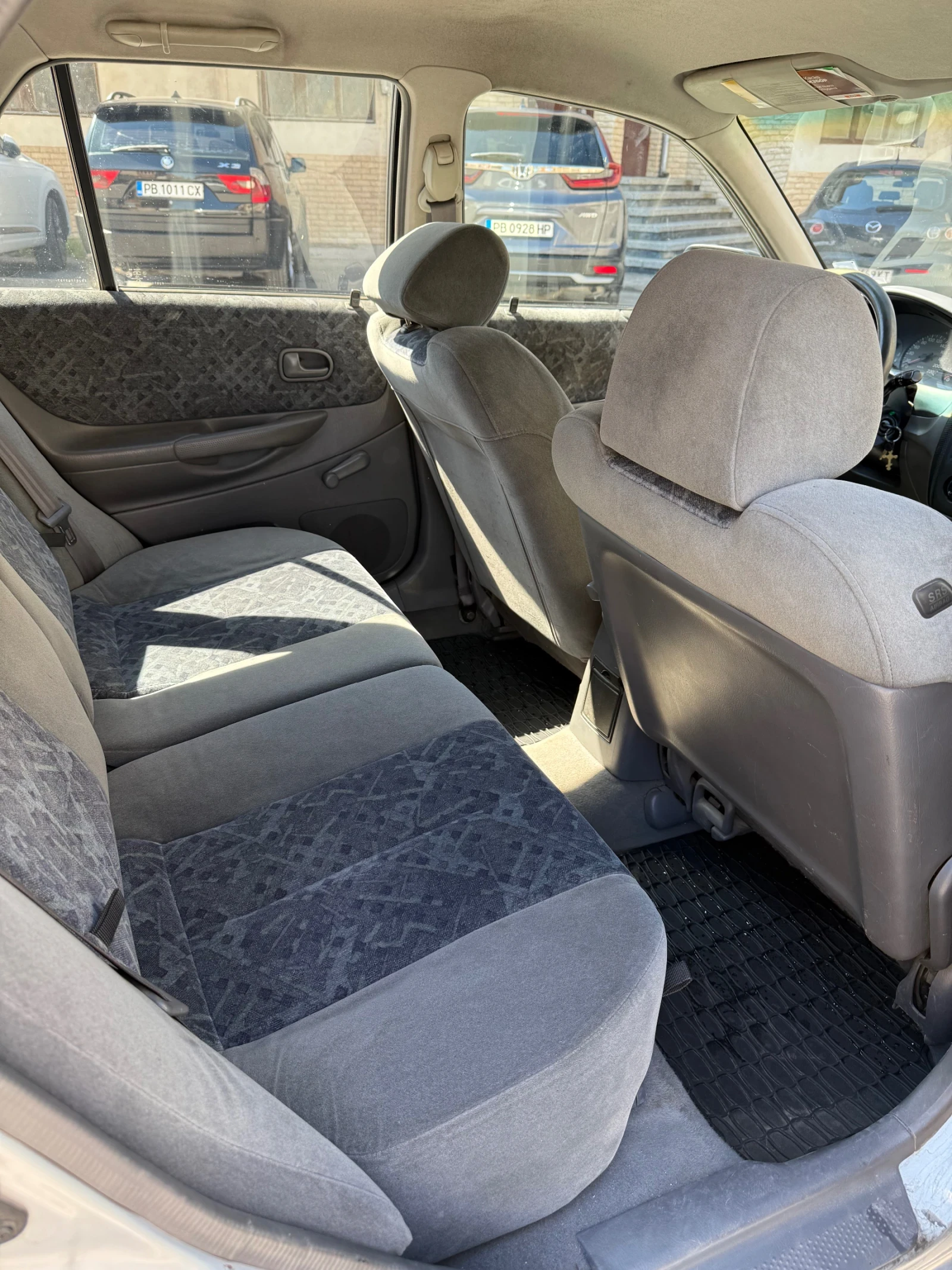 Mazda 323  - изображение 8