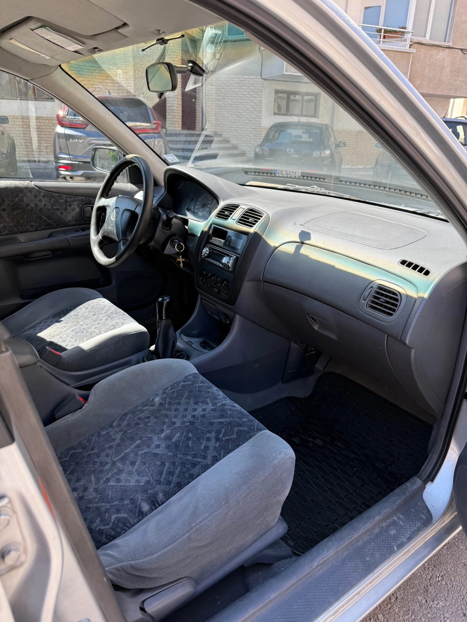 Mazda 323  - изображение 6