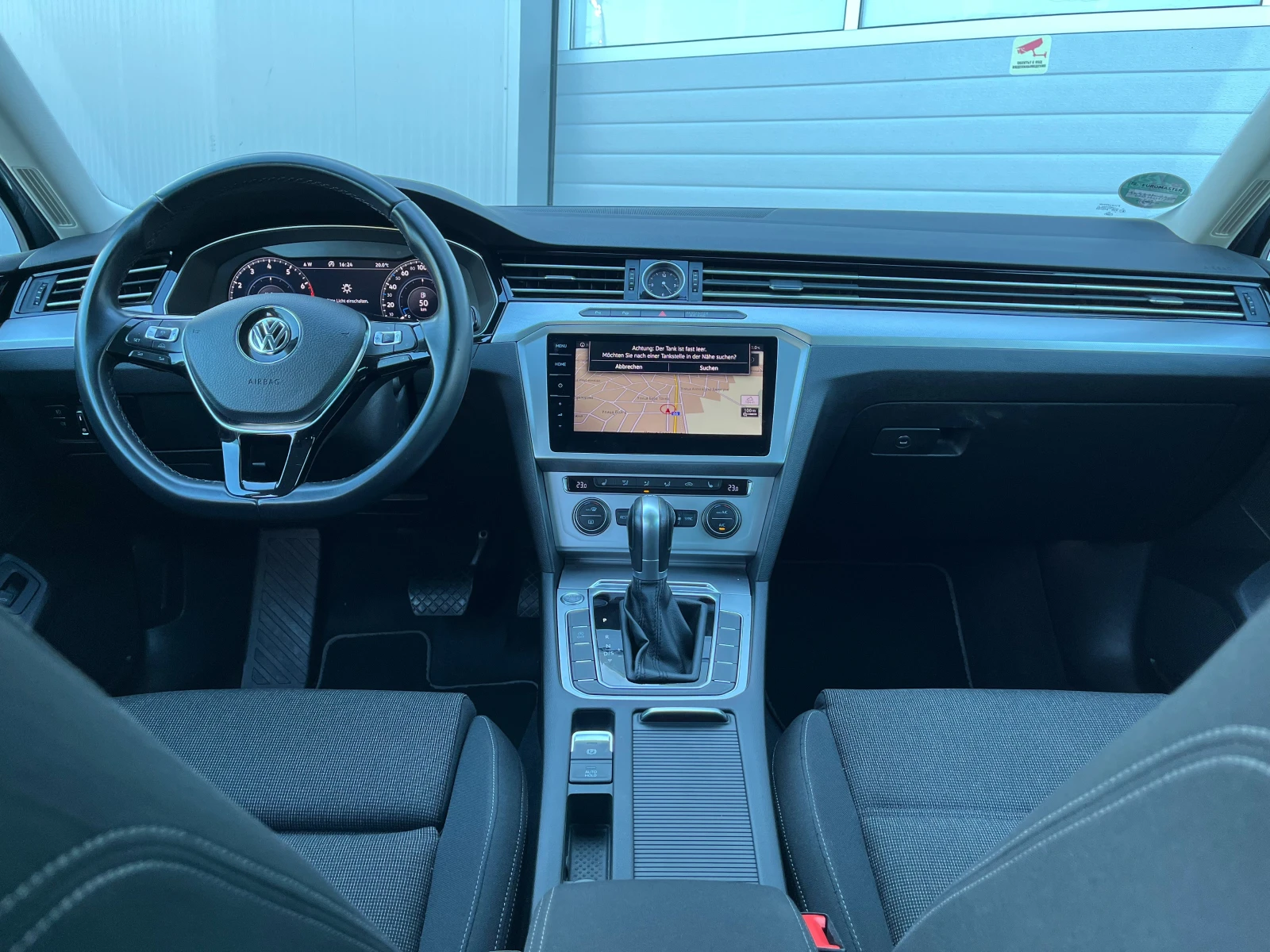 VW Passat 1.8 TSI DSG DIGITAL COCKPIT TUV-Германия 180к.с. - изображение 8