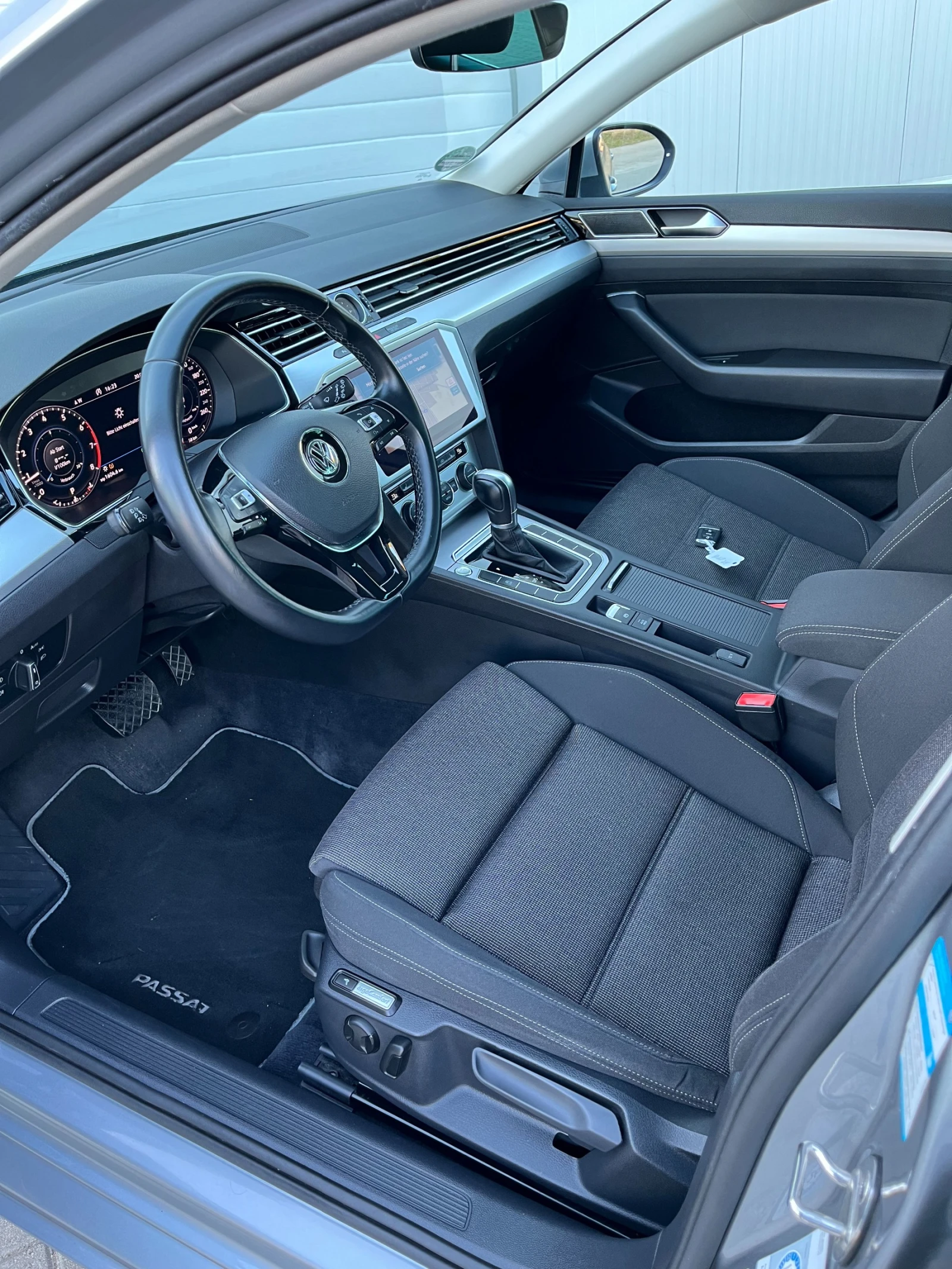 VW Passat 1.8 TSI DSG DIGITAL COCKPIT TUV-Германия 180к.с. - изображение 7