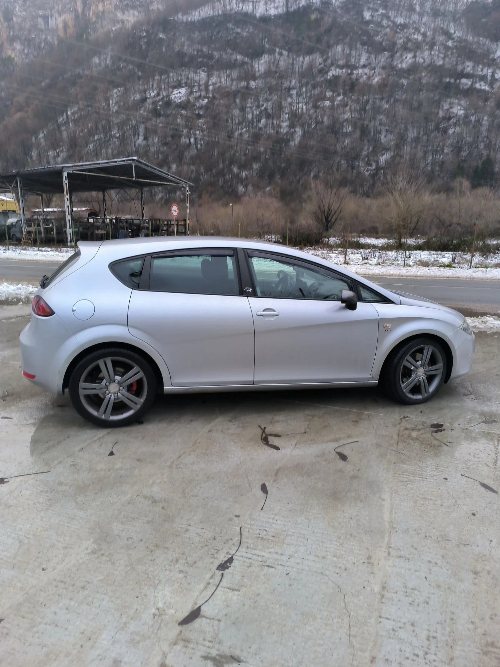 Seat Leon 2.0 TDI - изображение 5