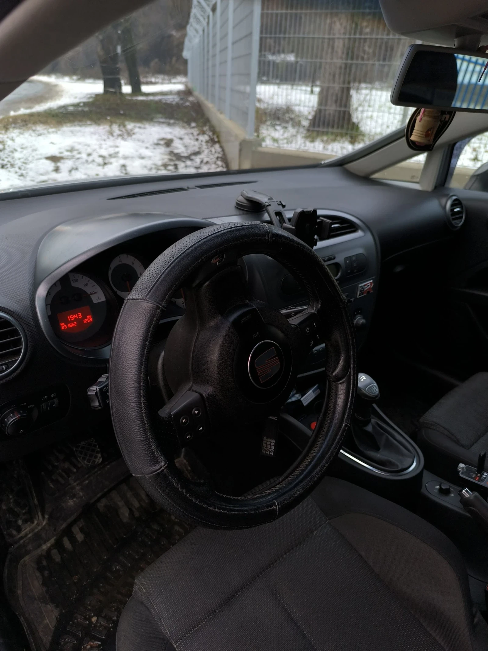 Seat Leon 2.0 TDI - изображение 7