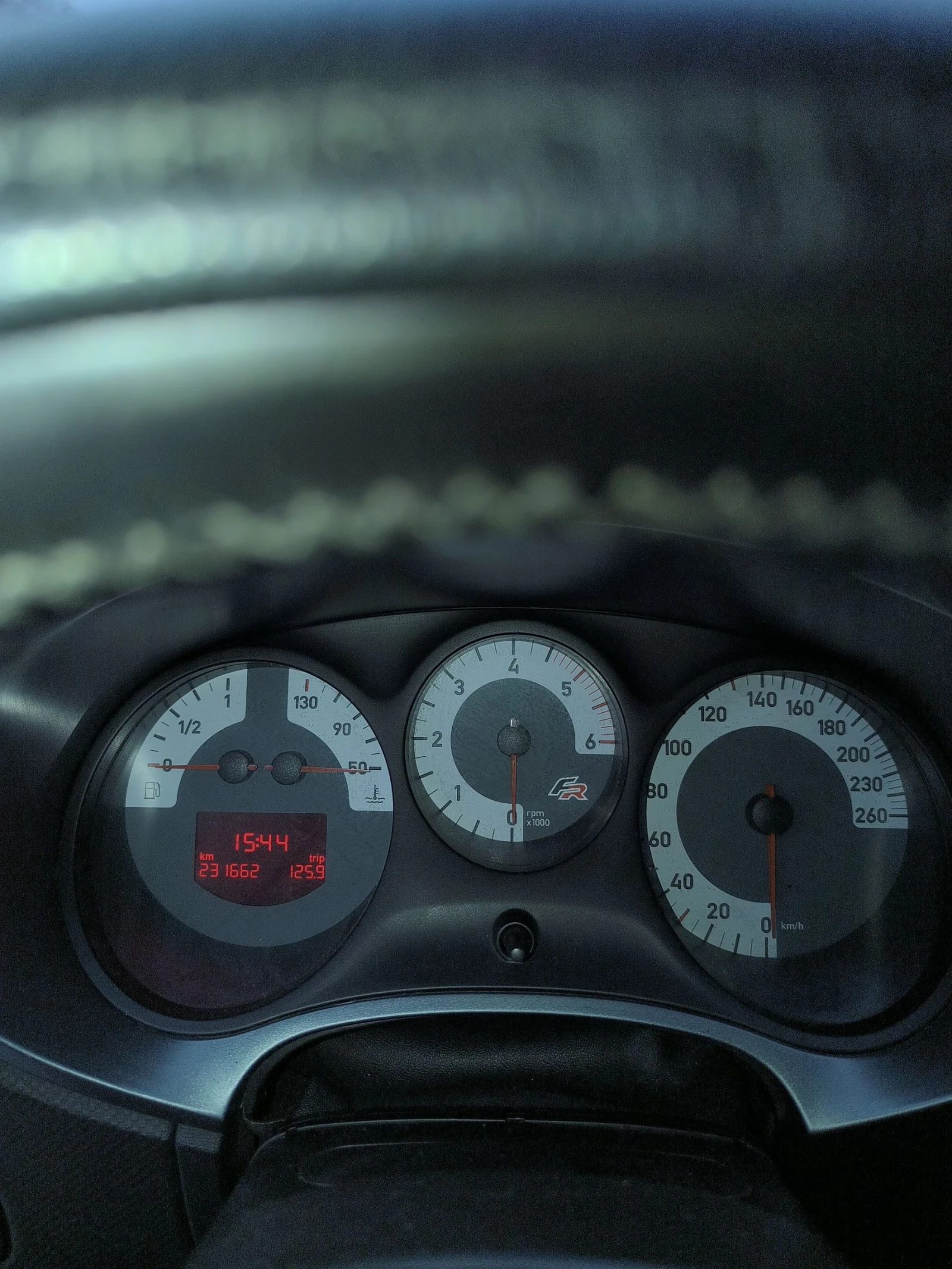 Seat Leon 2.0 TDI - изображение 10