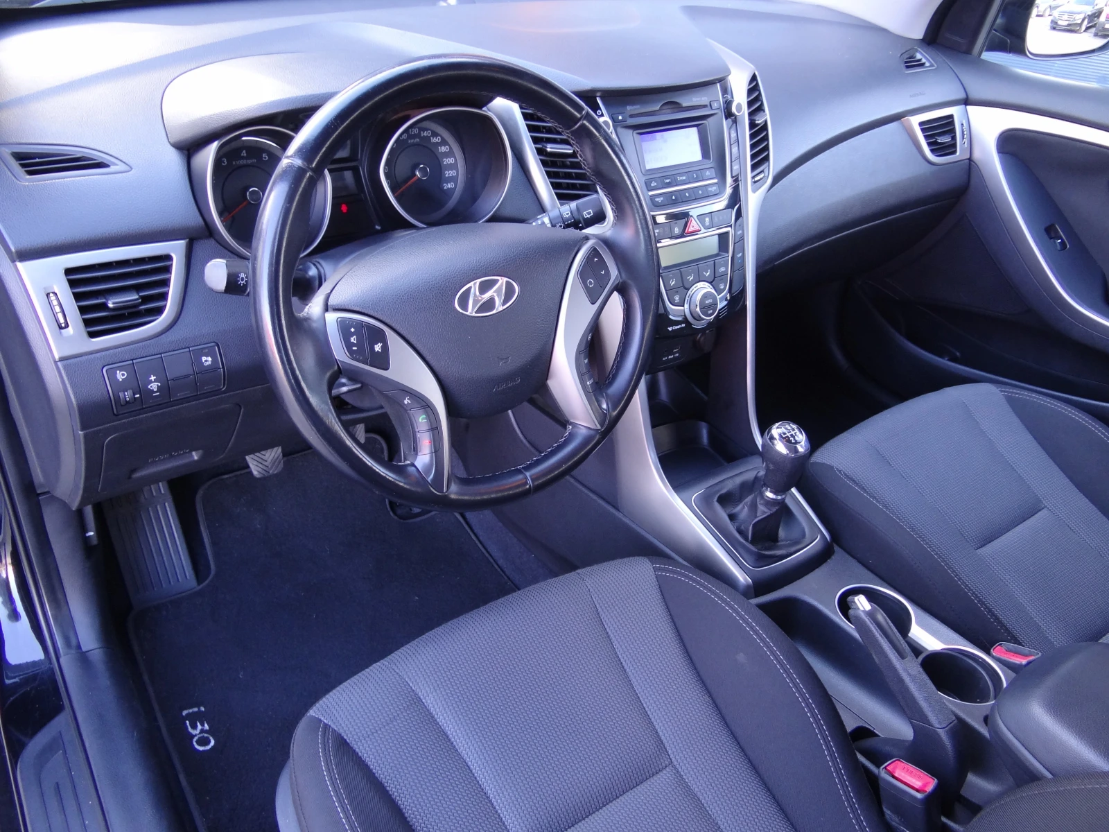 Hyundai I30 1.4i - 100k.c. /Климатроник/6-скорости/Euro - 5B/ - изображение 8