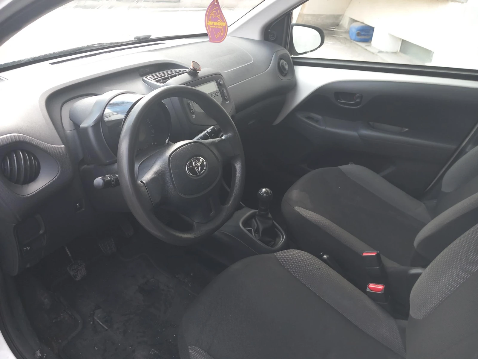 Toyota Aygo 1.0 vvti - изображение 6