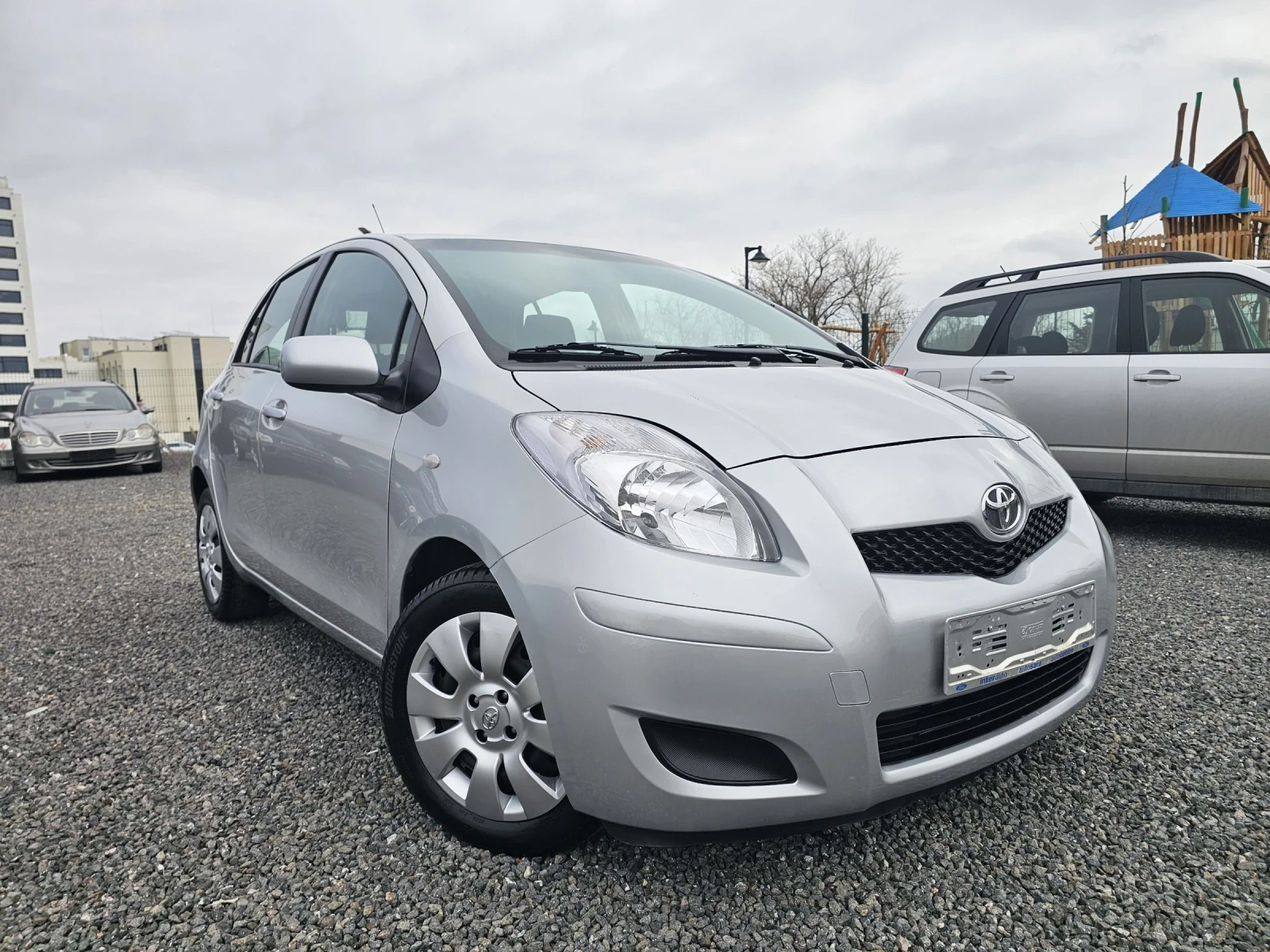 Toyota Yaris 1.3i 100KC 6-СК! - изображение 3