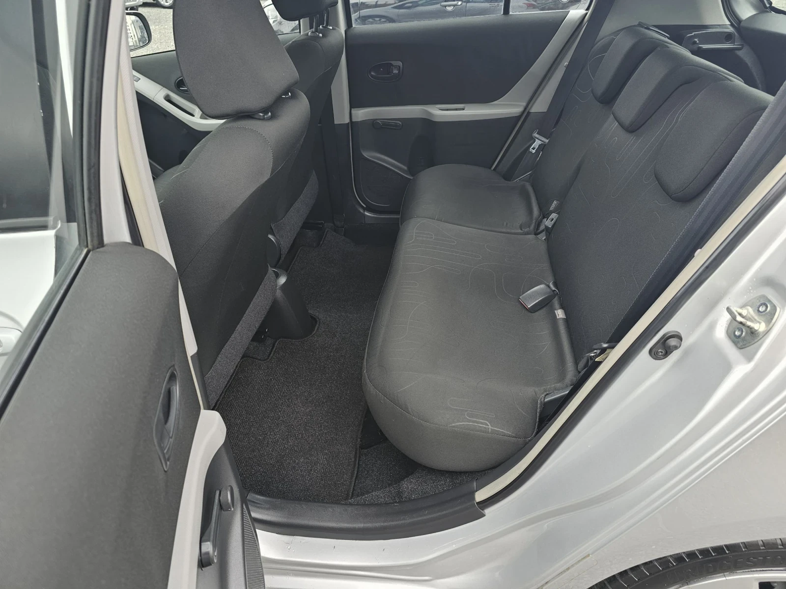 Toyota Yaris 1.3i 100KC 6-��! | Mobile.bg � ����������� 11