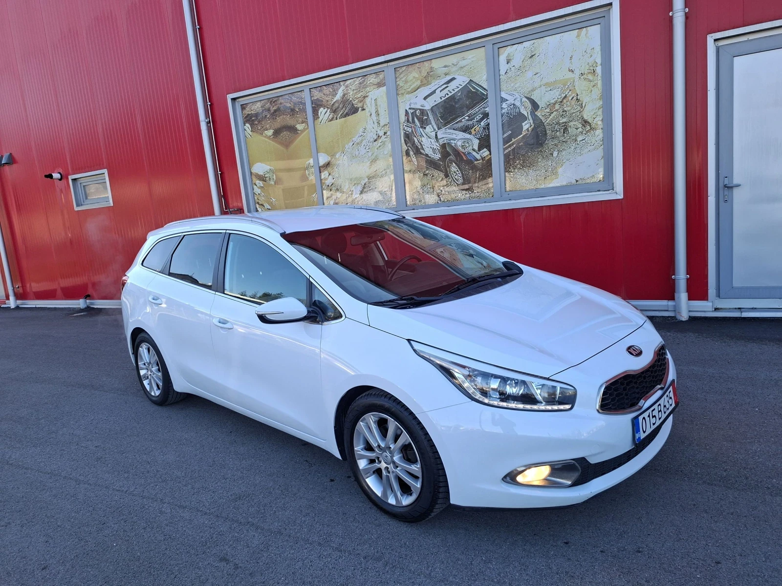 Kia Ceed 1.6 бензин , снимка 2 - Автомобили и джипове - 54025380